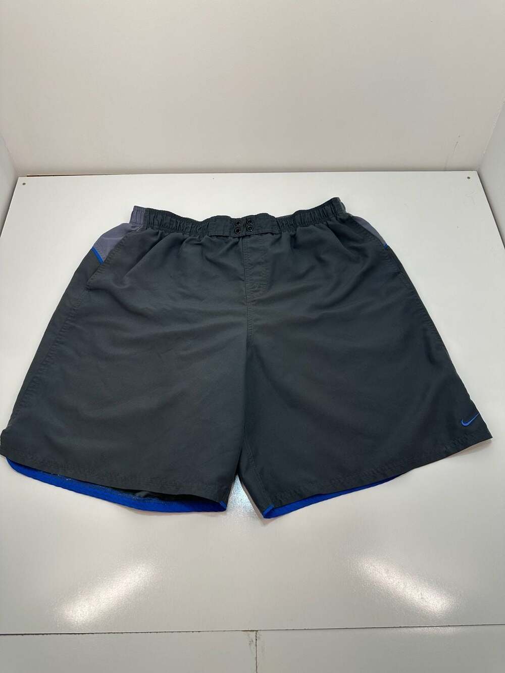 D129 Nike Swim Trunks Gray Blue Athletic Shorts Size Large